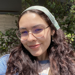 A photo of Leah Flores.